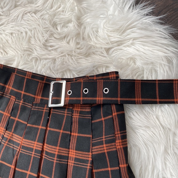 H&M pleated orange and black tartan wrap mini skirt New never worn. Latest trend - Picture 3 of 5